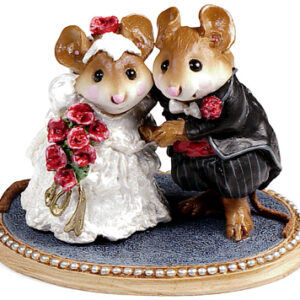 M-200 The Wedding Pair-red bouquet